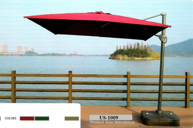 hotel pool umbrellas