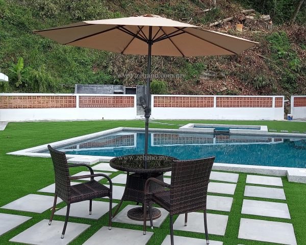 Outdoor rattan garden dining set and umbrella from Zebano