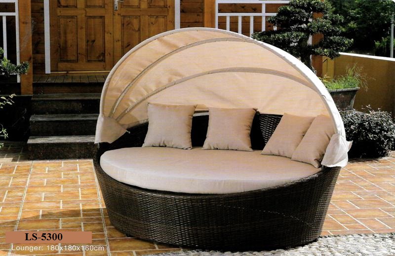Patio Day Bed With Canopy