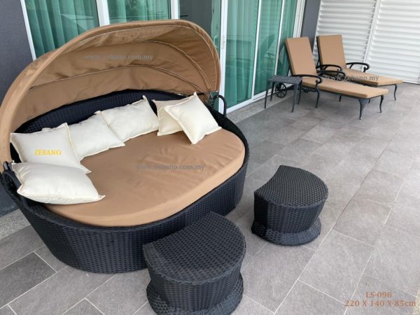 Outdoor rattan bed with foot stools LS-096