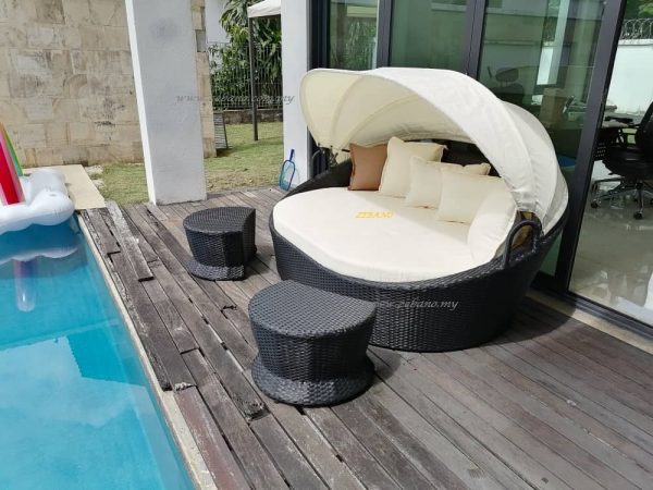 Zebano pool sun lounger & day beds