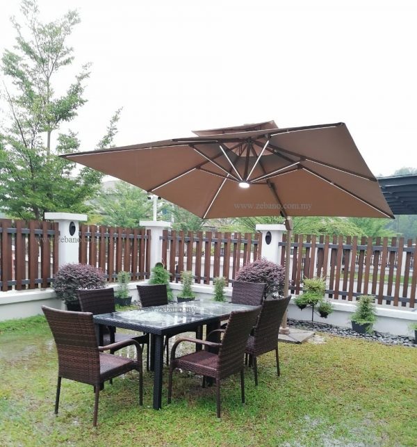 Cantilever Parasol with solar charge lights Zebano